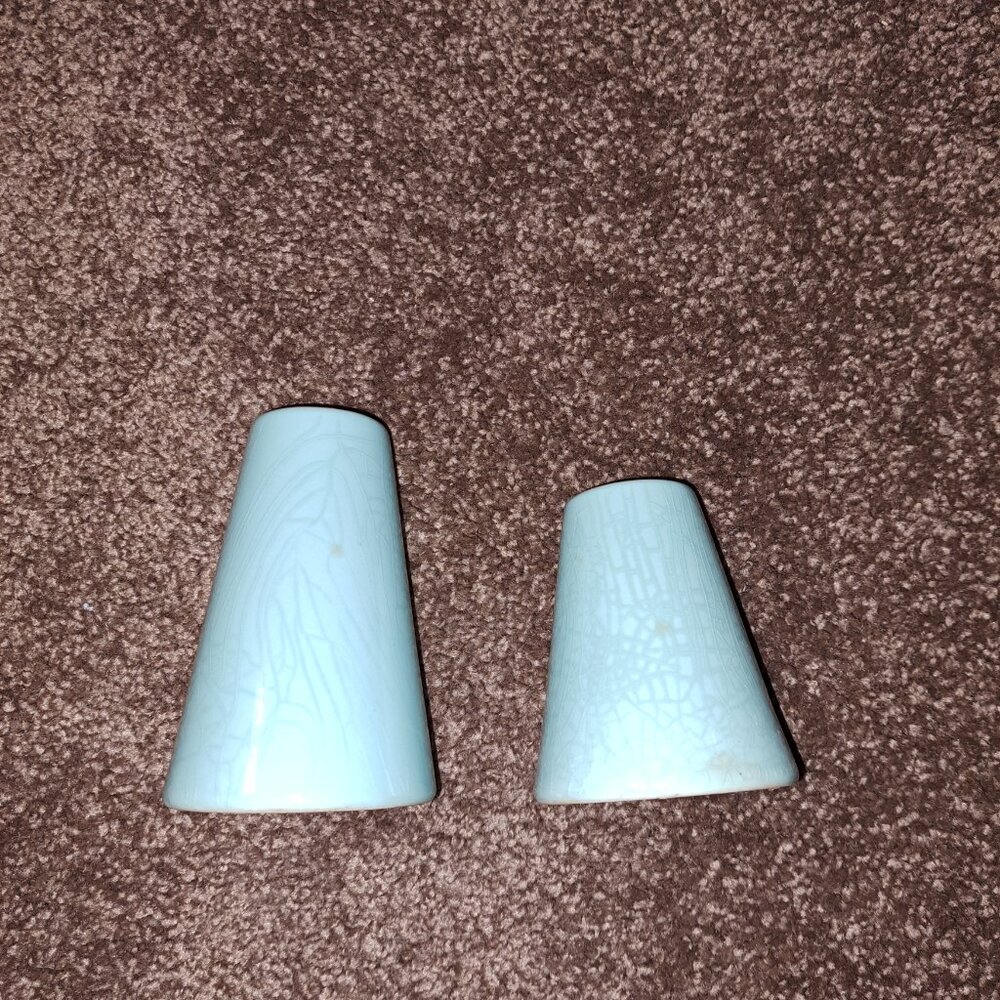 Vintage Marcrest Swiss Alpine Chalet Atomic Turquoise Salt And Pepper Shakers - Picture 9 of 10